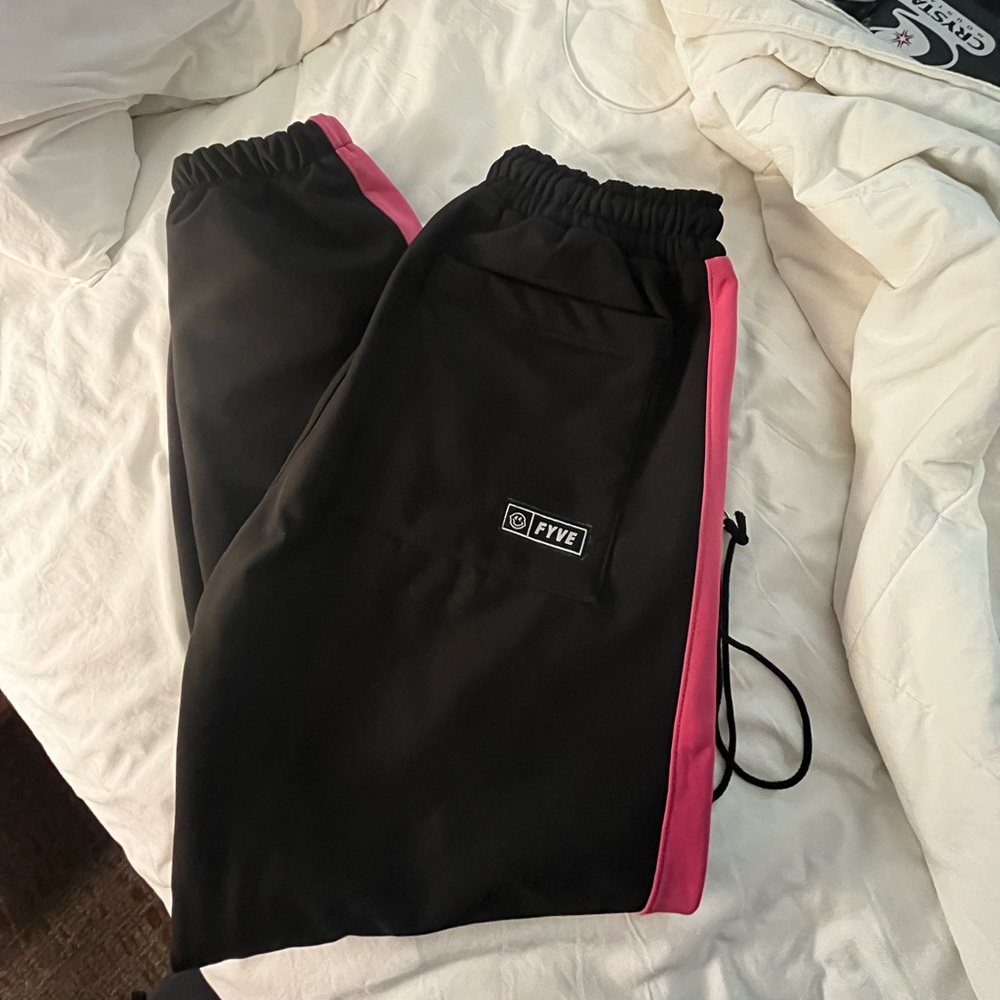 Fyve snowboard pants